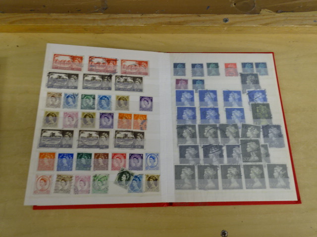 2 Stamp albums containing mostly Great British stamps - Image 6 of 12