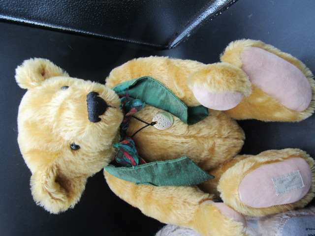 Deans bears 'Sheila' and 'Dandy' - Image 4 of 4