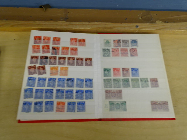 2 Stamp albums containing mostly Great British stamps - Image 9 of 12