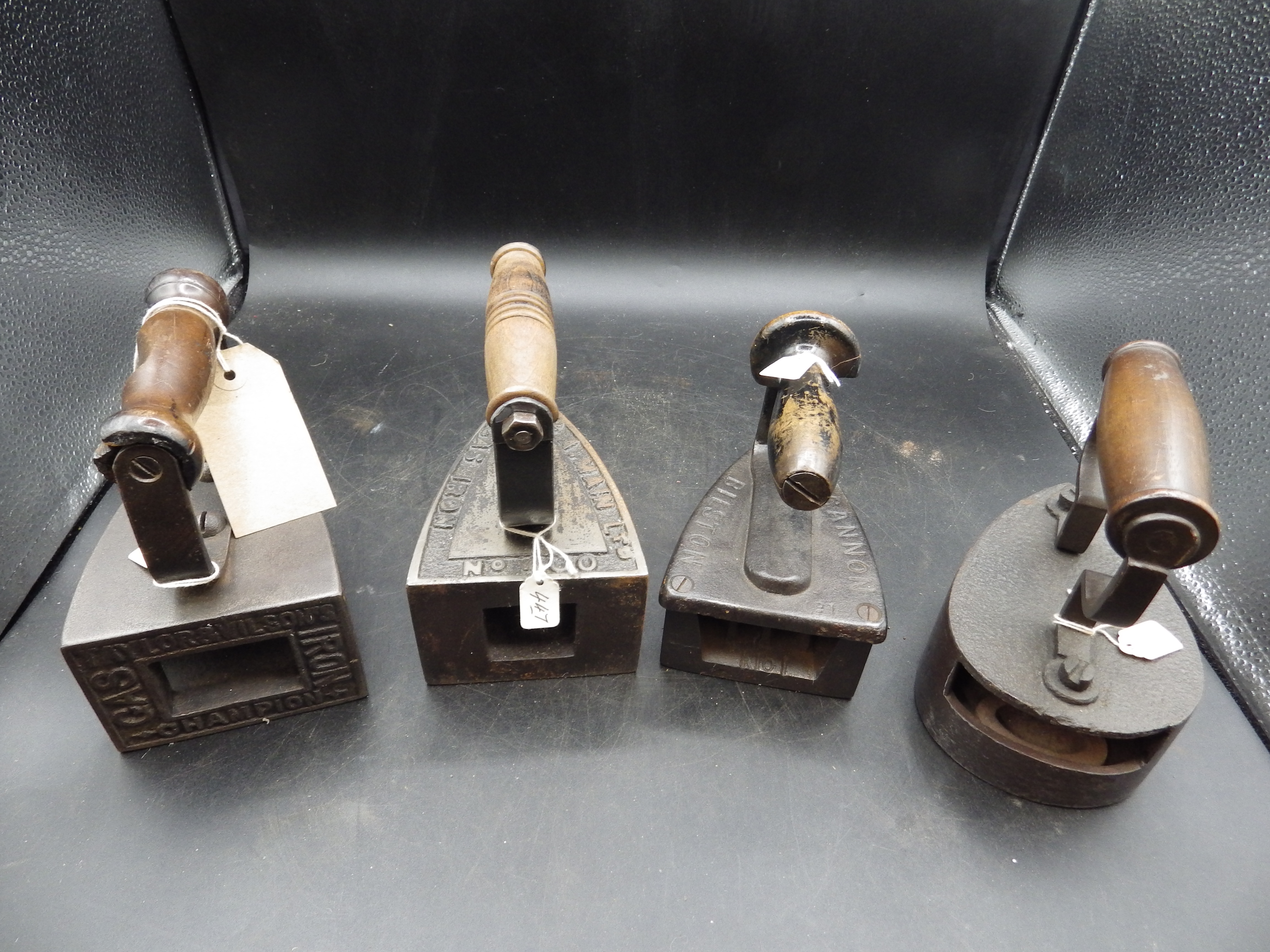 4 assorted gas stove irons to include R & A Main Ltd, Taylor & Wilsons champion, Cannon, etc - Image 2 of 3