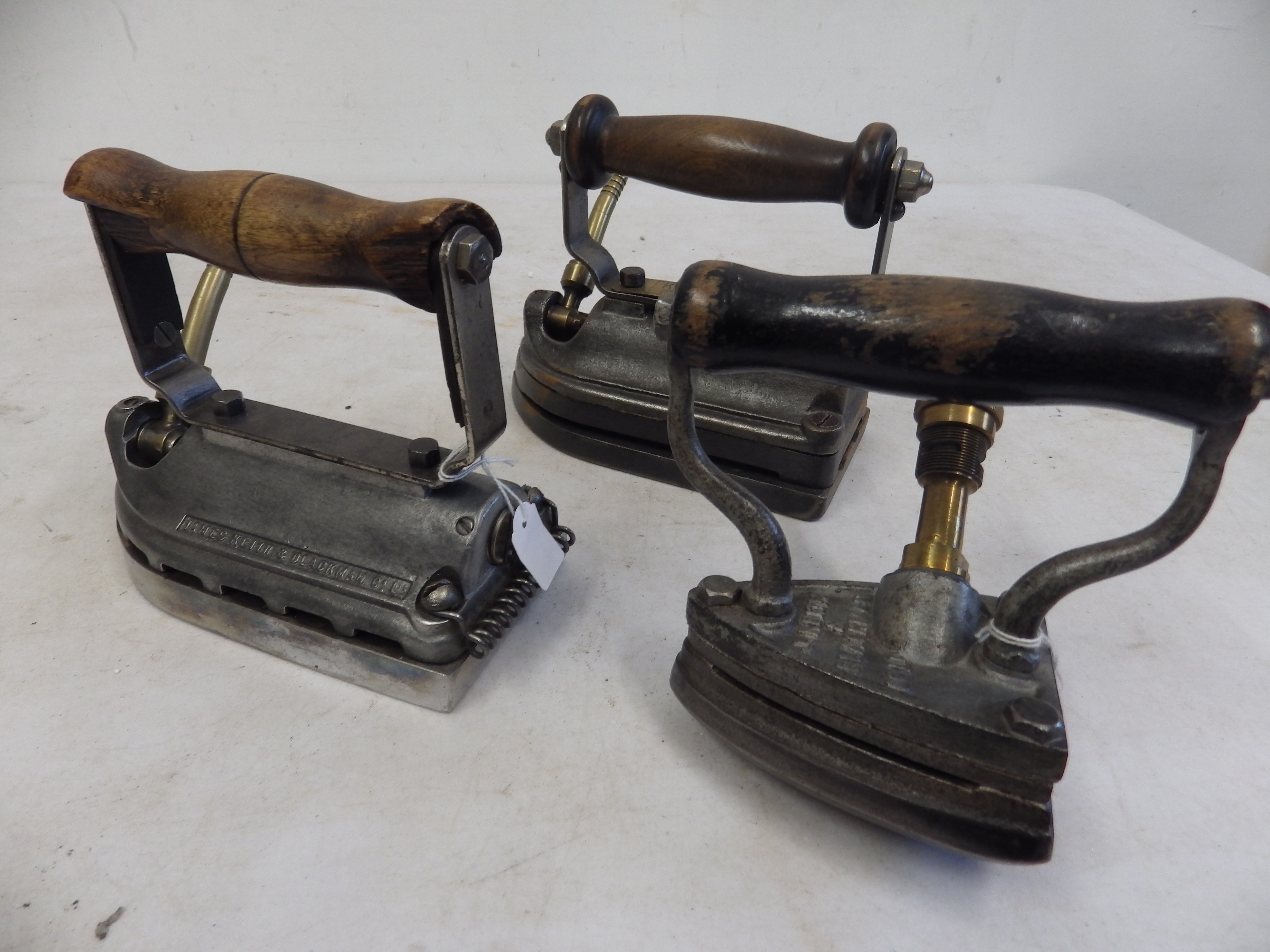 2 James Keith & Blackman gas irons to incl KB Laundry Iron patent 25829/12 plus a J Keith & Blackman - Image 2 of 5