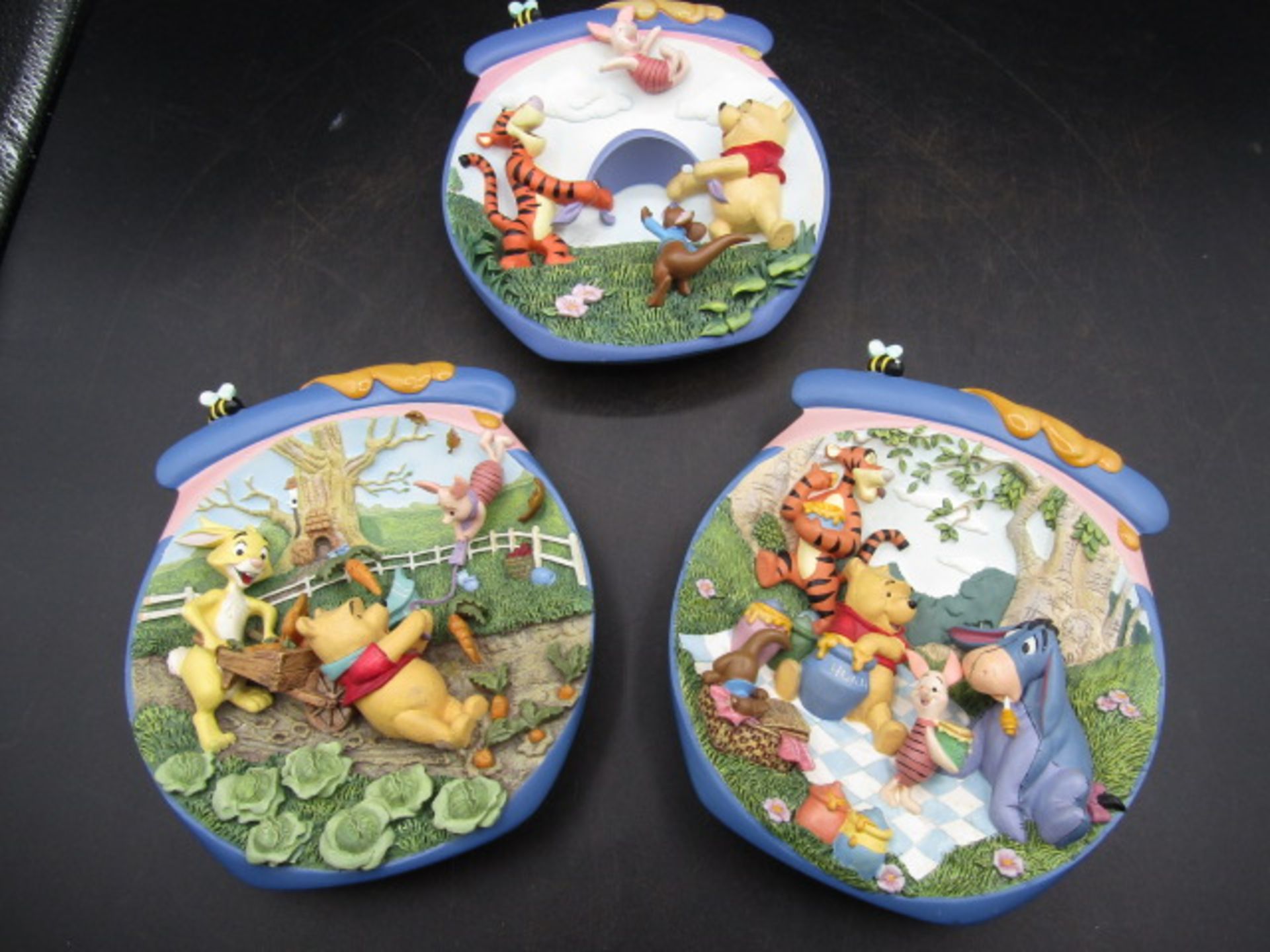 3 Wade Disney Winnie the Pooh plates 17cm