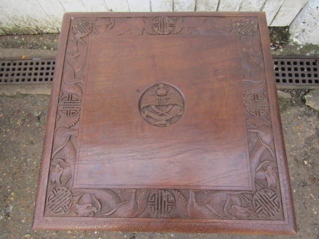 RAF table with carved design - Bild 2 aus 5