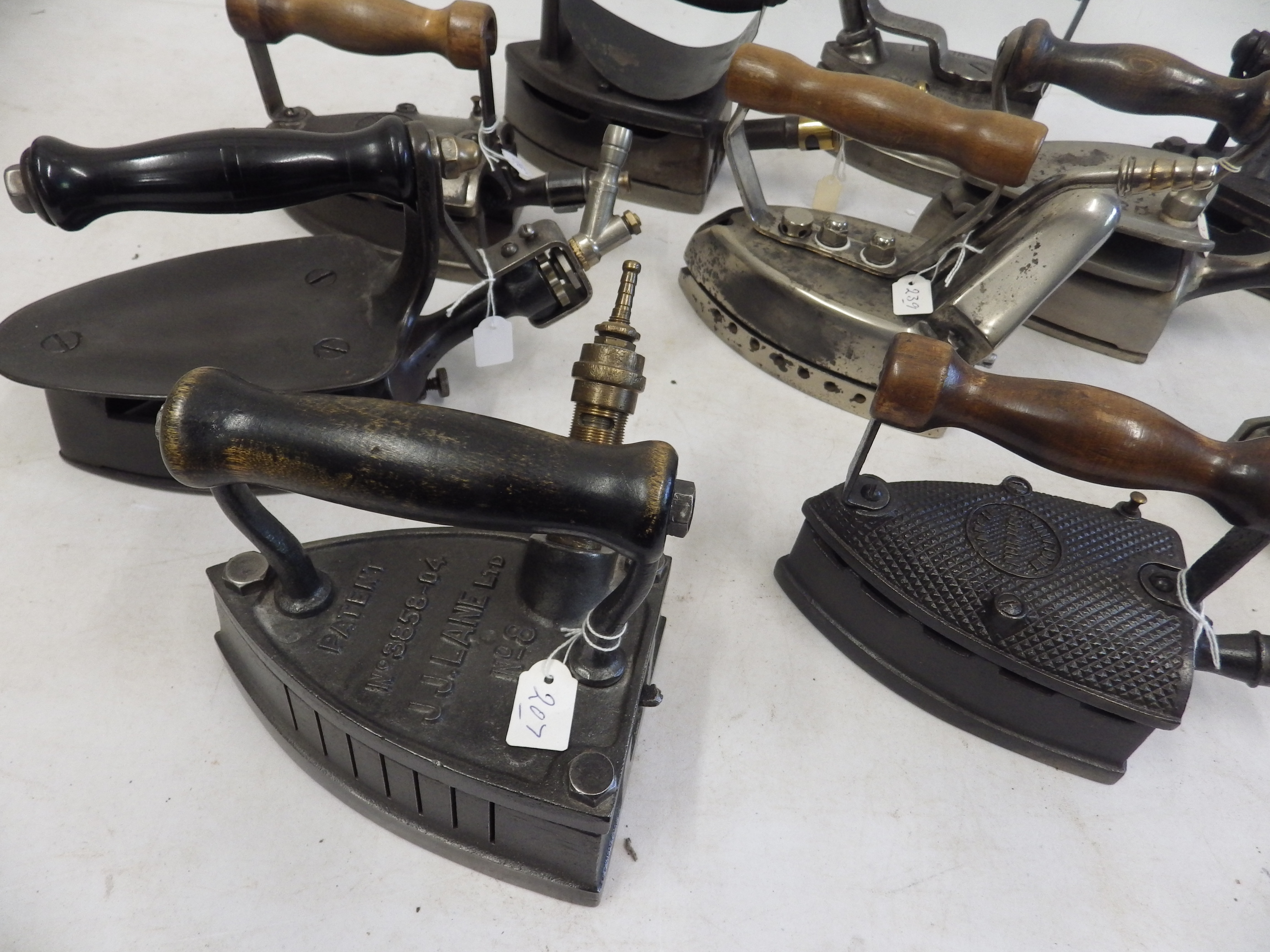 10 assorted gas irons to include Nurusl, Bow Bros, Thomas Bradford, Standard, Brostrom, Ibis - Bild 3 aus 4