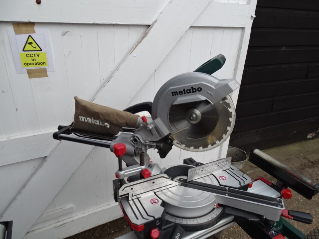 Metabo KGS 254 M mitre saw with Metabo KSU 251 folding mitre saw stand with wheels, all in good - Image 5 of 6