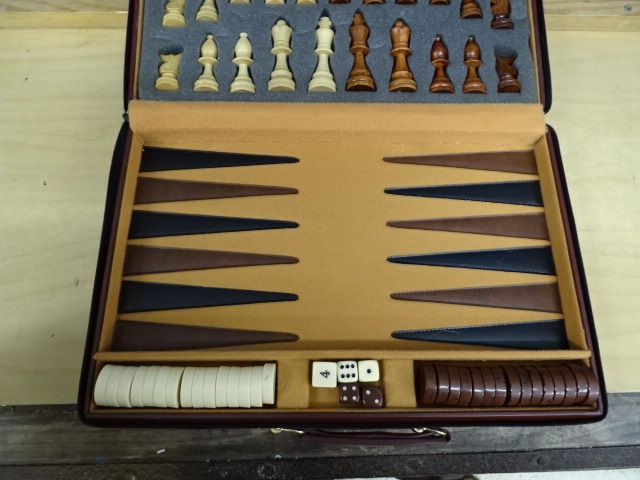 Chess/Backgammon set in case - Image 3 of 3