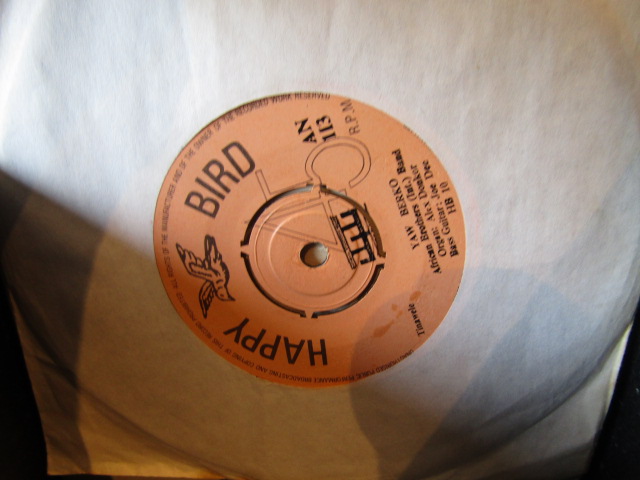 A collection of single 45's to inc Ska, Rock etc  many not in original sleeves - Bild 8 aus 48