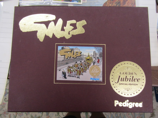 Various cigarette cards, Cricket Cards, Disney collector cards, Giles Jubilee book etc - Bild 2 aus 15