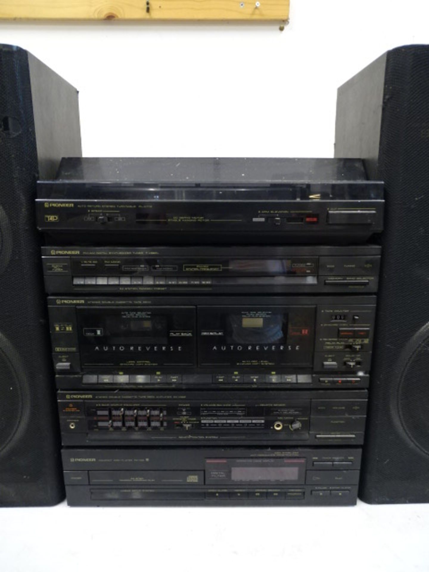 Pioneer HiFi stack system/separates and a pair of Aiwa speakers from a house clearance - Image 2 of 7