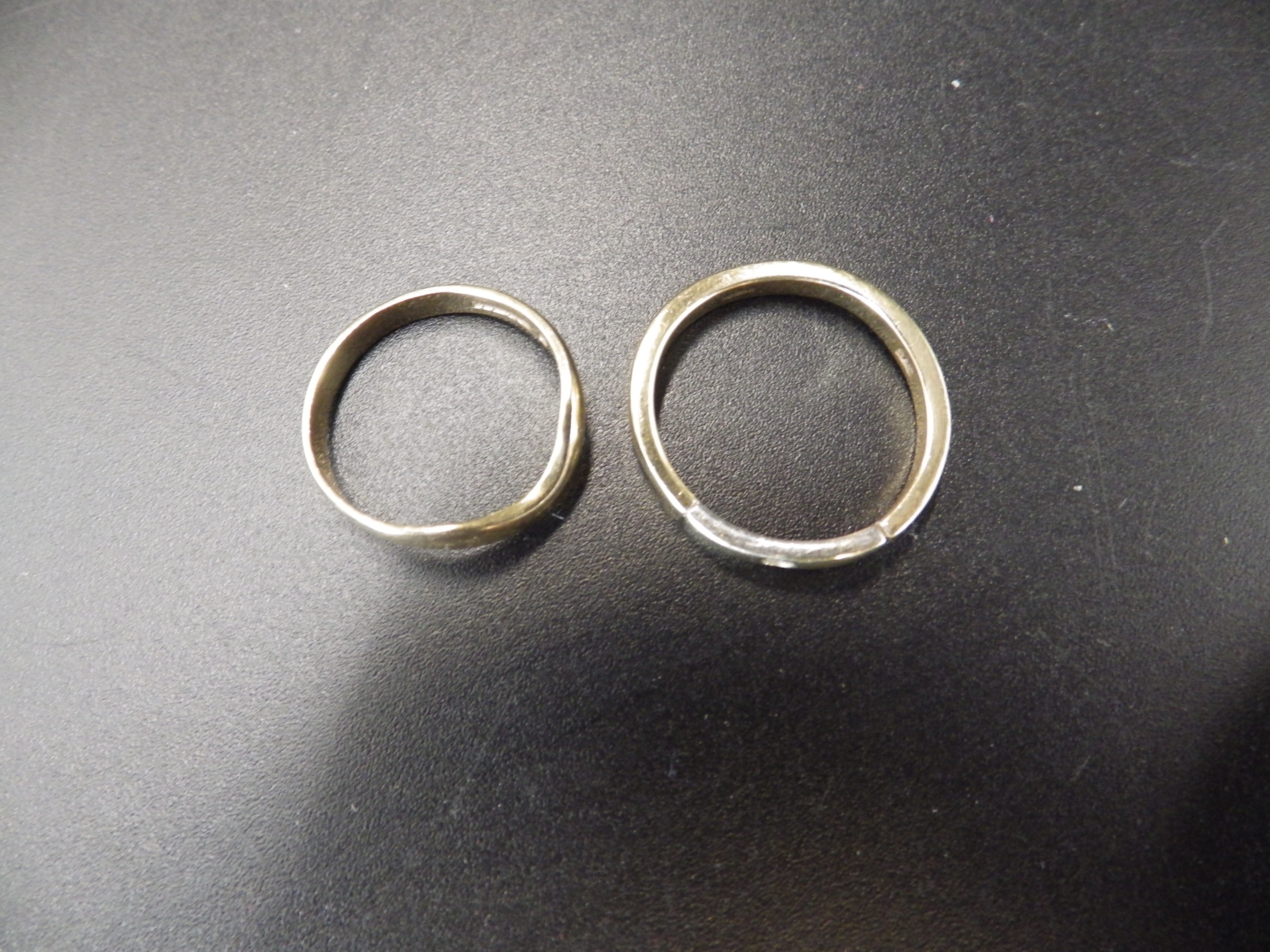 2, 9ct gold rings smallest size J, largest with a small diamond size N, 3.62g total weight. - Image 2 of 2