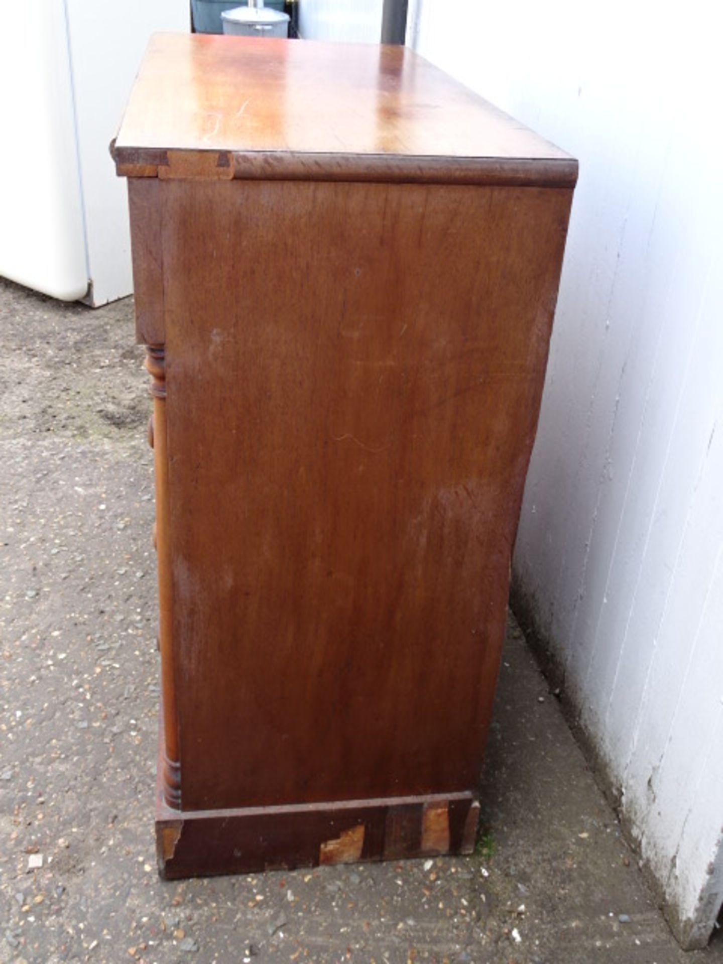 Mahogany 5 drawer chest H106cm W108cm D50cm approx - Image 3 of 6