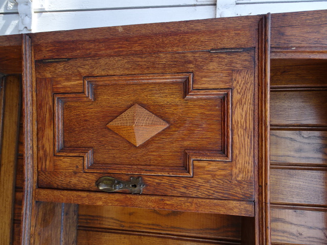 Oak Arts & Crafts style dresser H192cm W153cm D54cm approx - Image 3 of 4