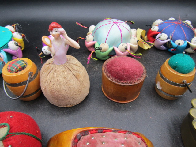 Vintage and antique pin cushions - Image 8 of 10