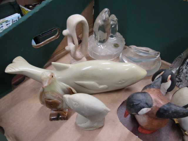 Penguin, whale collectables inc horn, onyx, ceramic and glass - Image 2 of 5