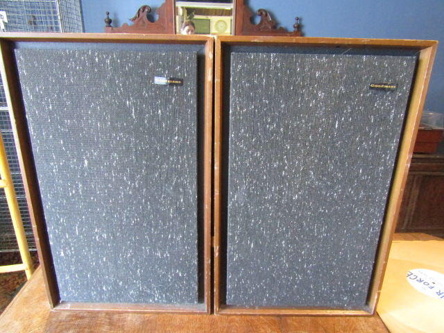 Pair Goodmans speakers