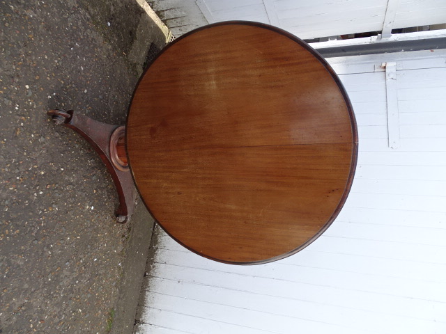 Mahogany tilt top breakfast table with ball and hook feet - Bild 2 aus 4