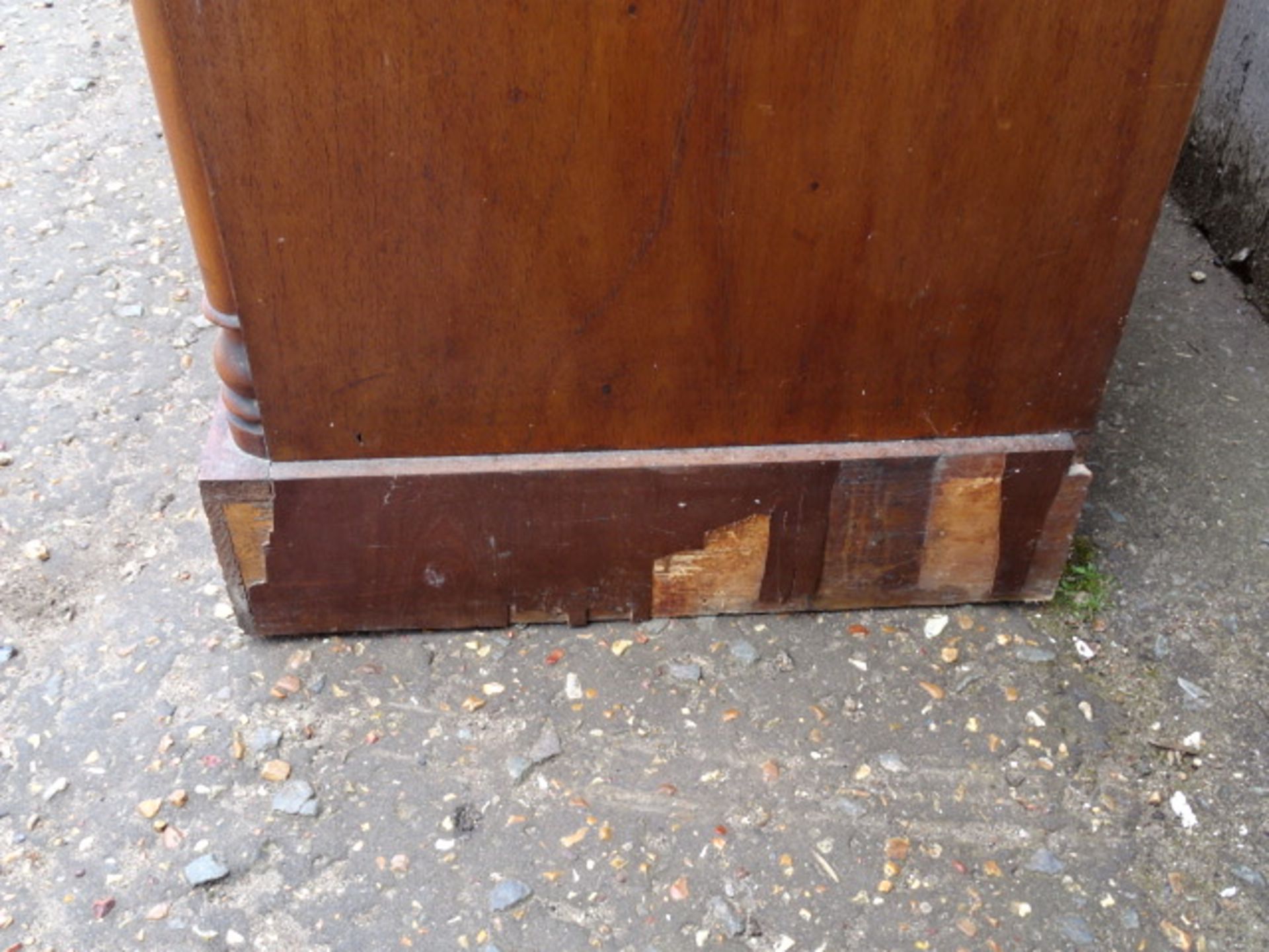 Mahogany 5 drawer chest H106cm W108cm D50cm approx - Image 5 of 6