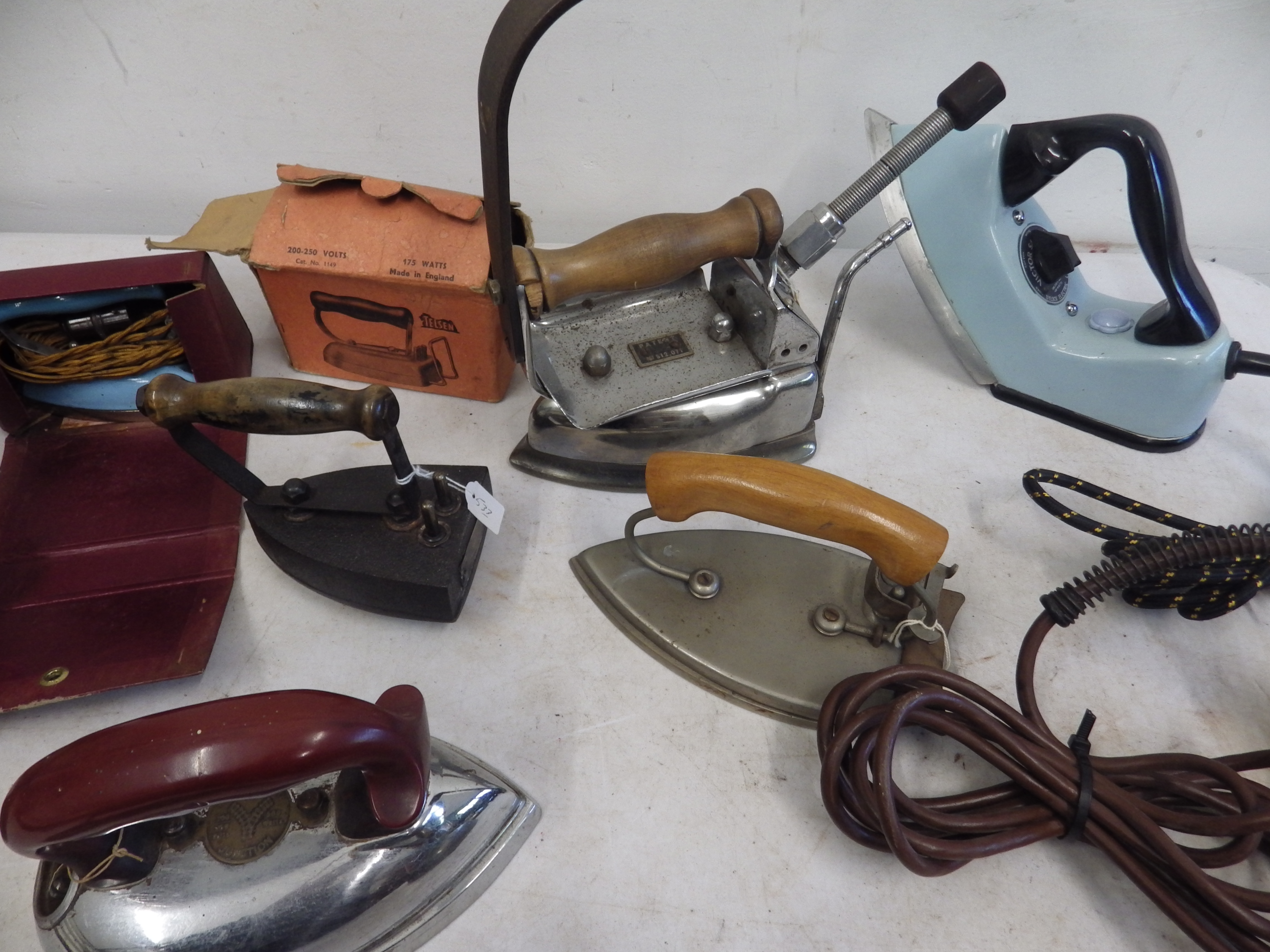 Assorted vintage electric and travel irons, some with original boxes and cases, all for display - Image 3 of 5