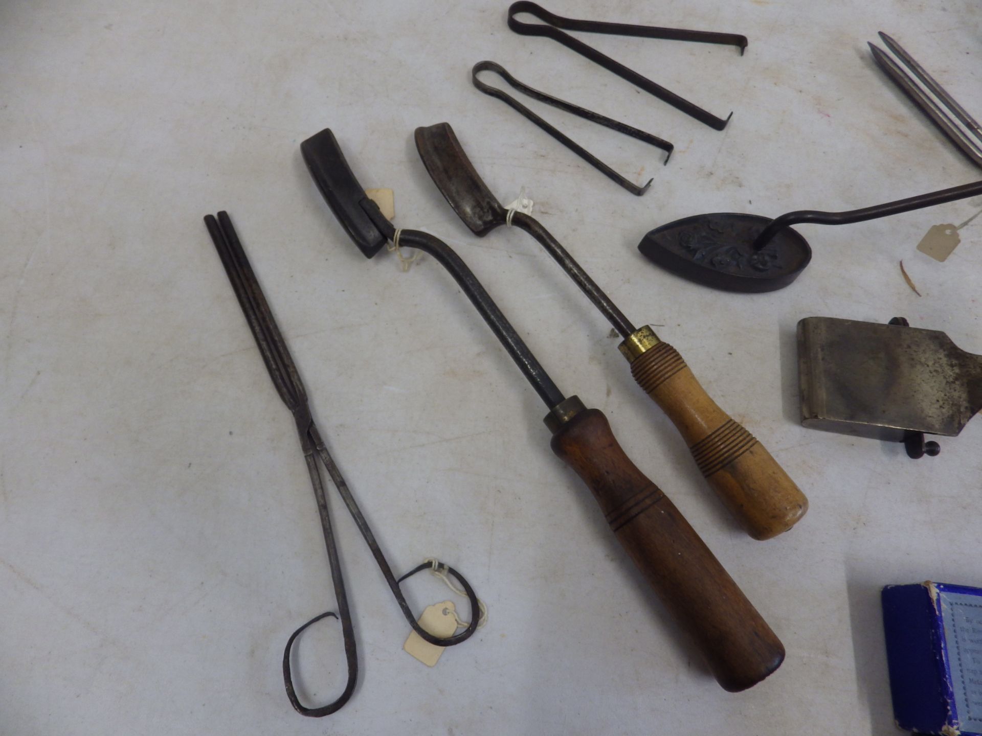 Assorted hatters and milliner ironsetc incl a french sleeve iron with ornate flower decoration, - Image 4 of 5