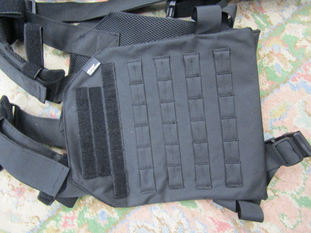 Sniper rifle carry bag with accessory pockets and shoulder straps  plus a tactical vest - Image 2 of 2