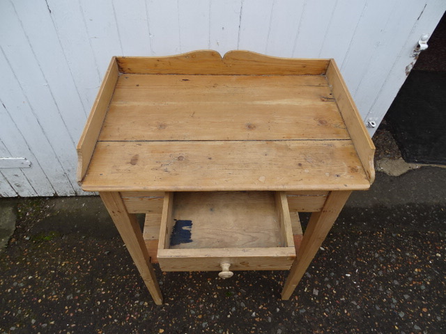 Vintage pine wash stand with drawer H87cm W61cm D43cm approx - Image 2 of 3