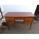 Mahogany veneered sideboard H84cm W129cm D57cm approx