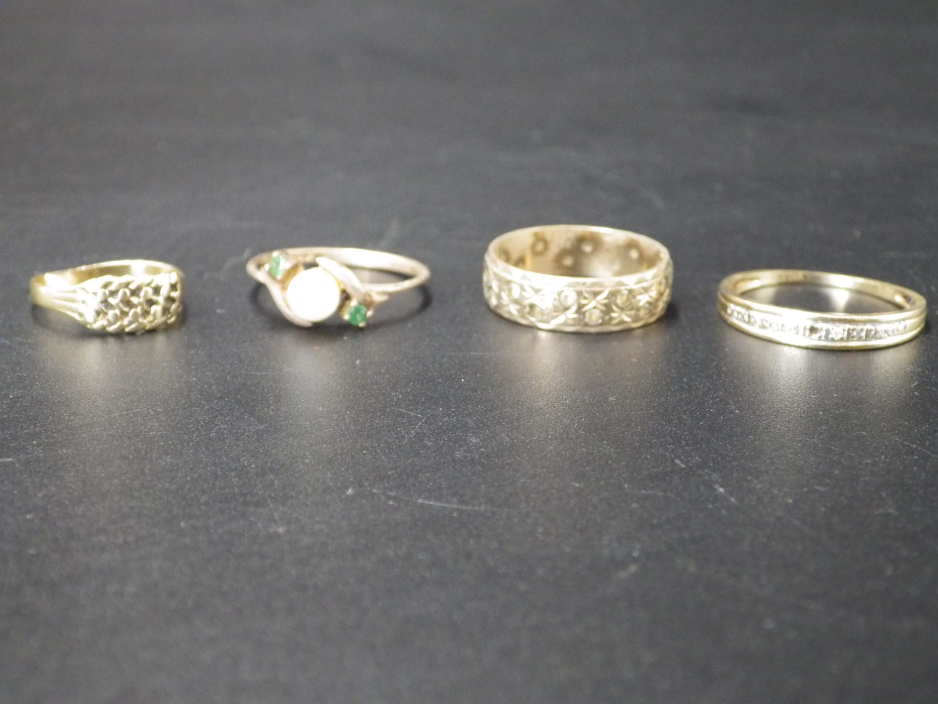 4, 9ct gold rings - smallest size H, band ring with CZ (one stone missing) size O, 'pearl' ring size - Image 2 of 2