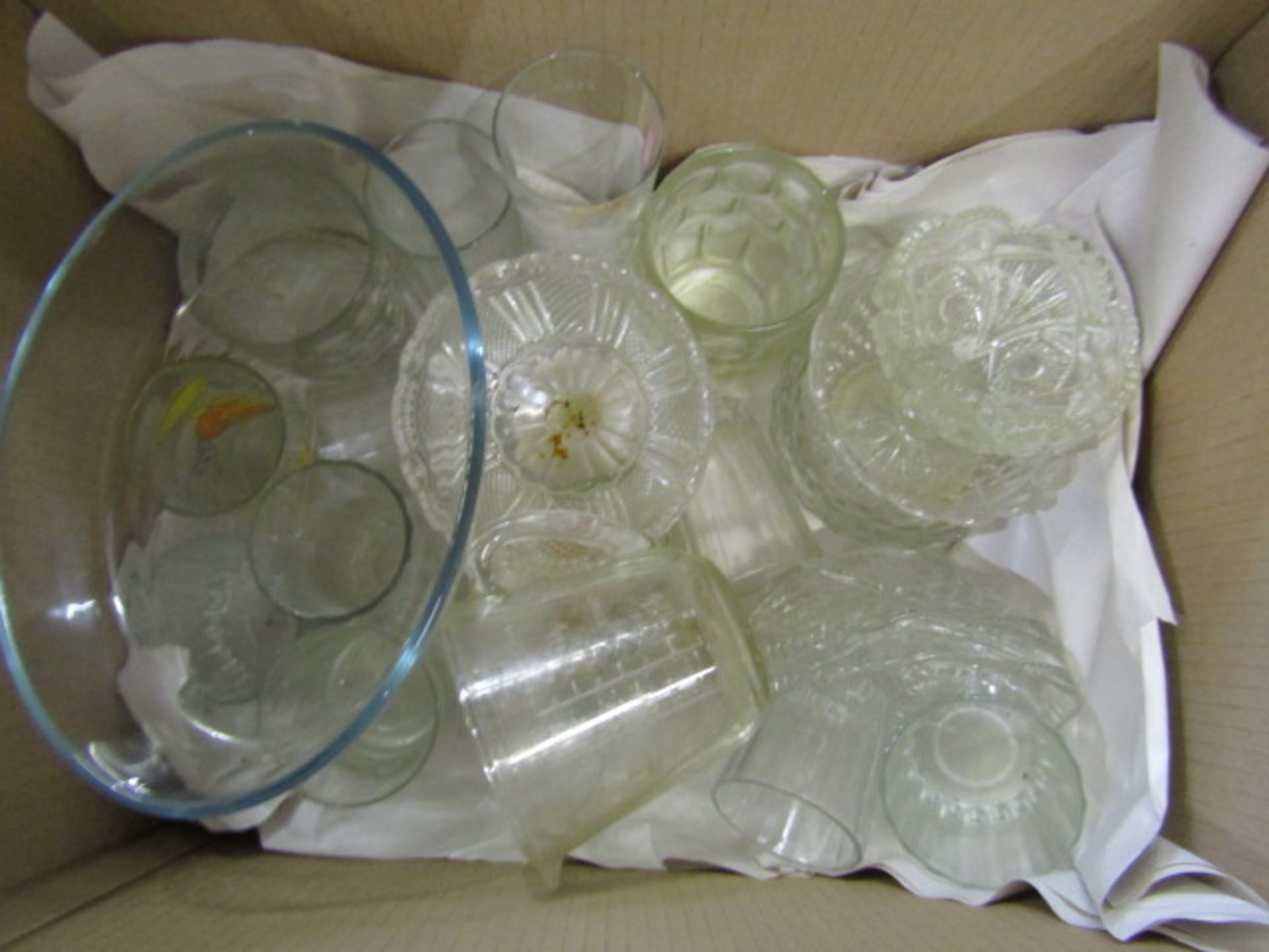 A stillage of china, glass and sundry items Stillage not included and all items must be removed - Image 13 of 15