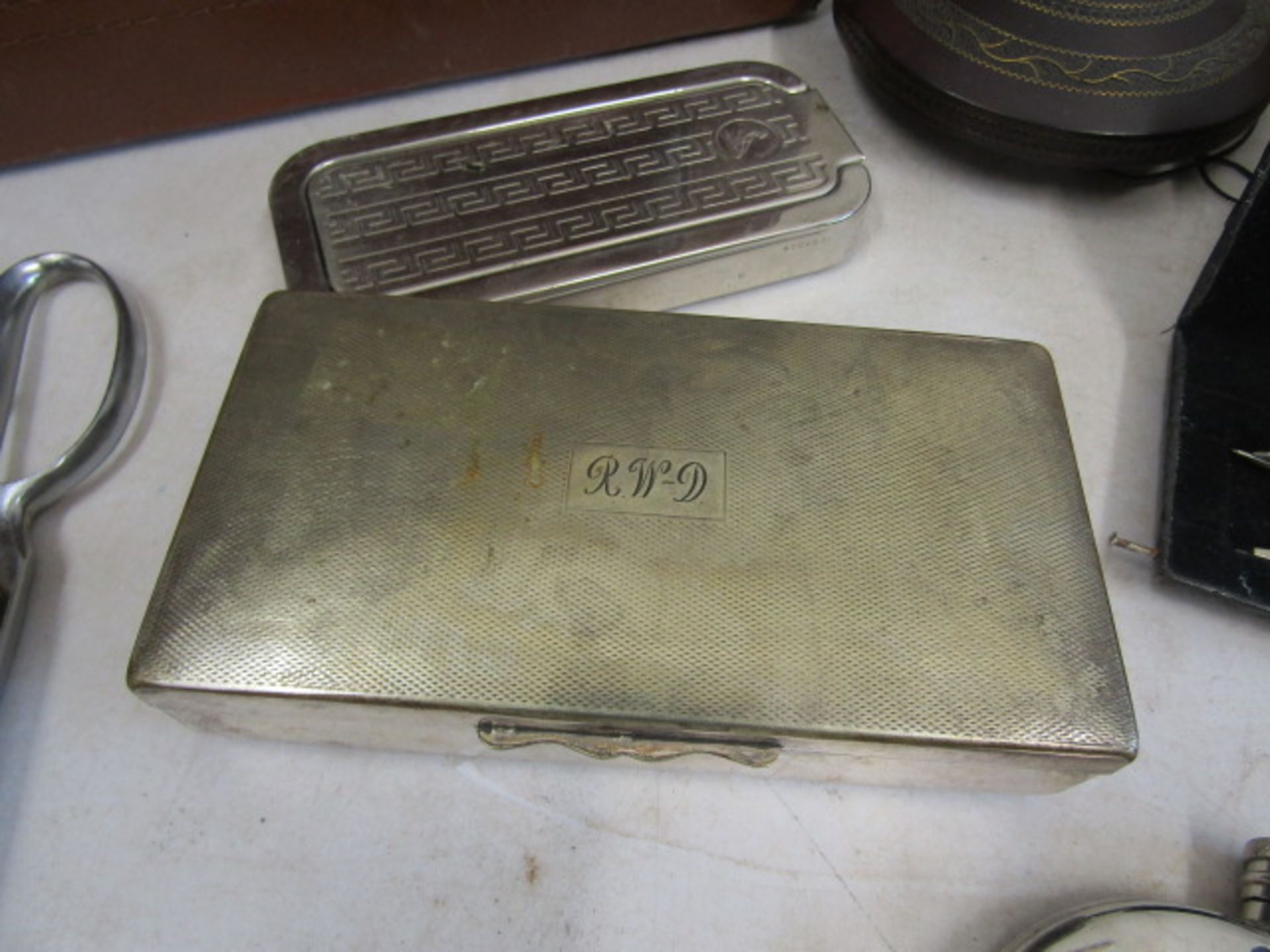 Collectors lot- copper powder flask, camera lens, cigatette box, razor etc all in a pilots bag - Image 6 of 8