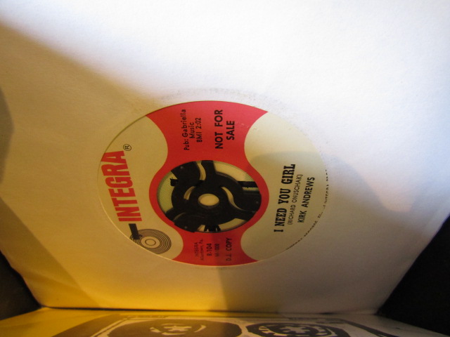 A collection of single 45's to inc Ska, Rock etc  many not in original sleeves - Image 28 of 48