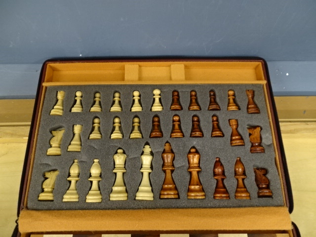 Chess/Backgammon set in case - Image 2 of 3