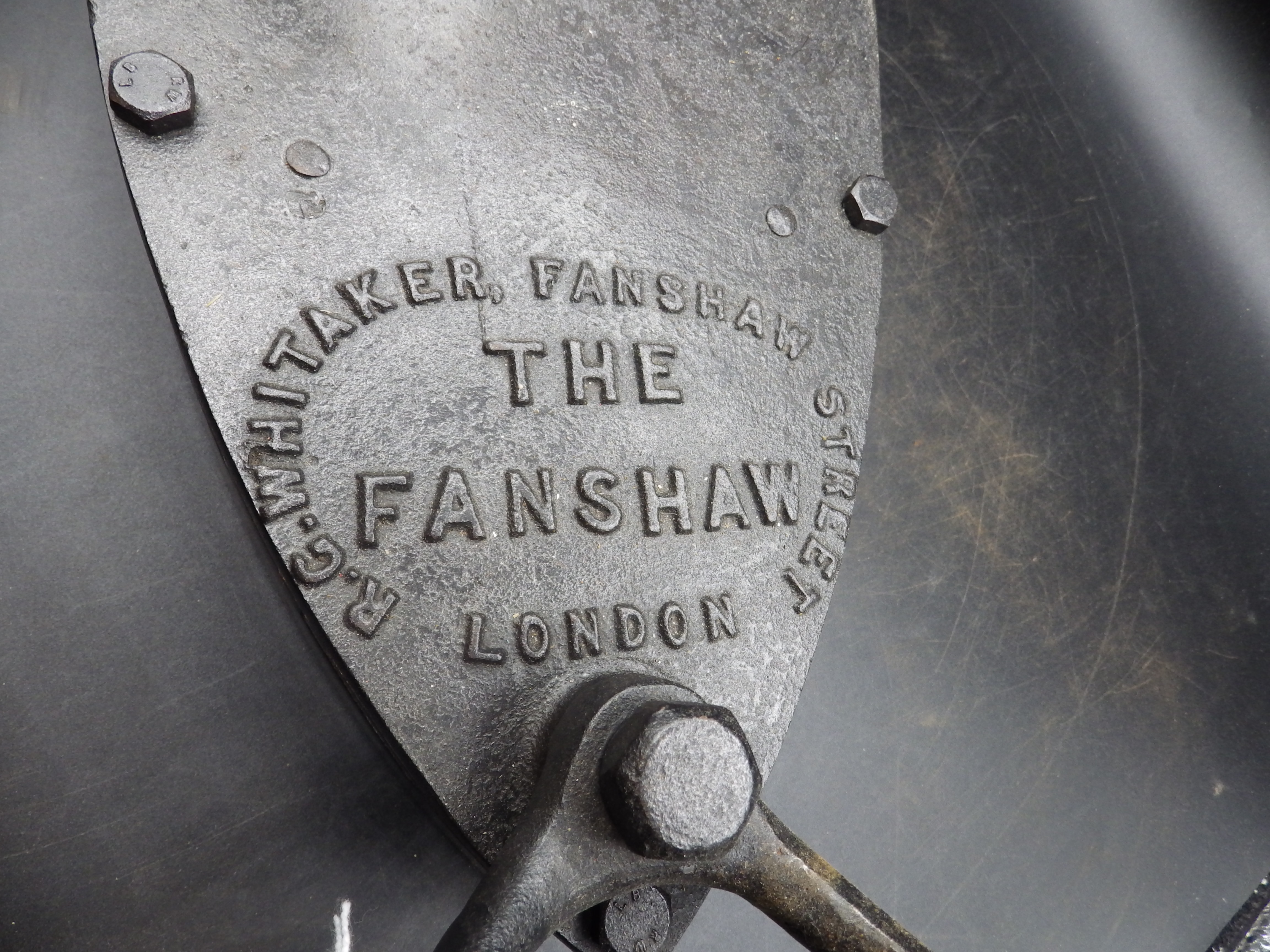 R G Whitaker Fanshaw Street London 'The Fanshaw' large laundry engineers gas iron,  31cms long on - Image 2 of 5