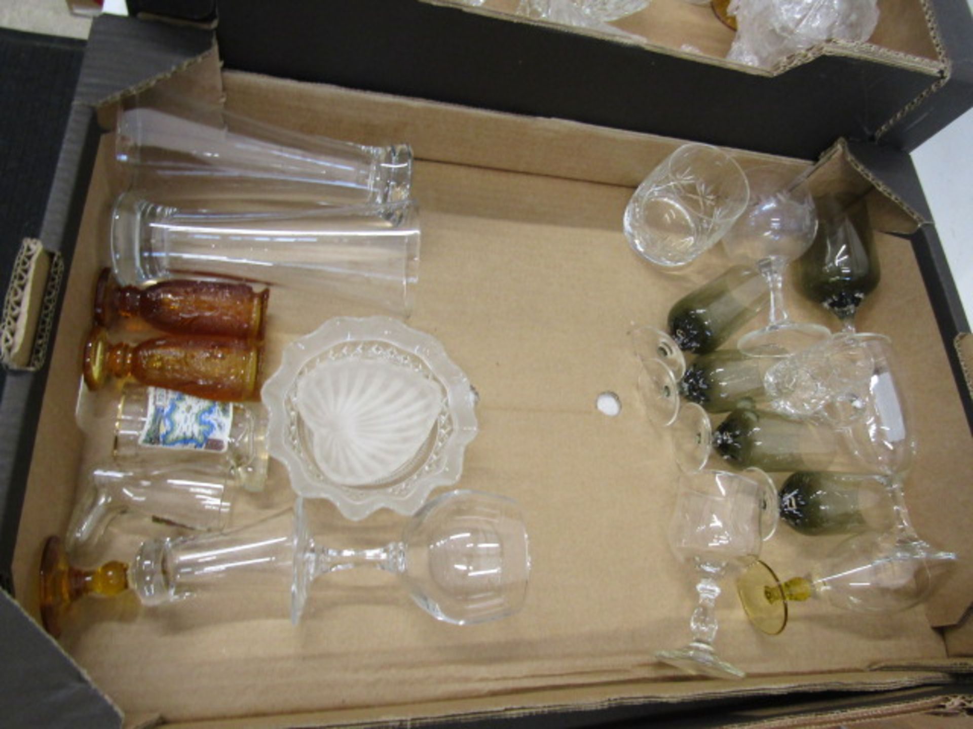 4 boxes glass inc quality glasses, decanters, art glass etc - Image 4 of 10