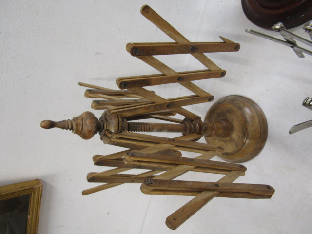 vintage wooden yarn winder and one metal and bobbin stand - Image 3 of 6