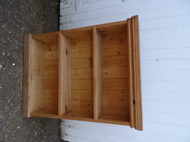 Pine bookcase H93cm W69cm D18cm approx
