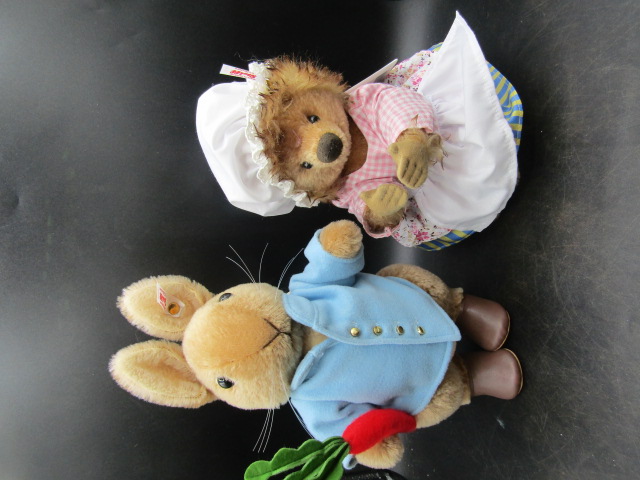 Steiff Peter Rabbit and Twiggy-Winkle