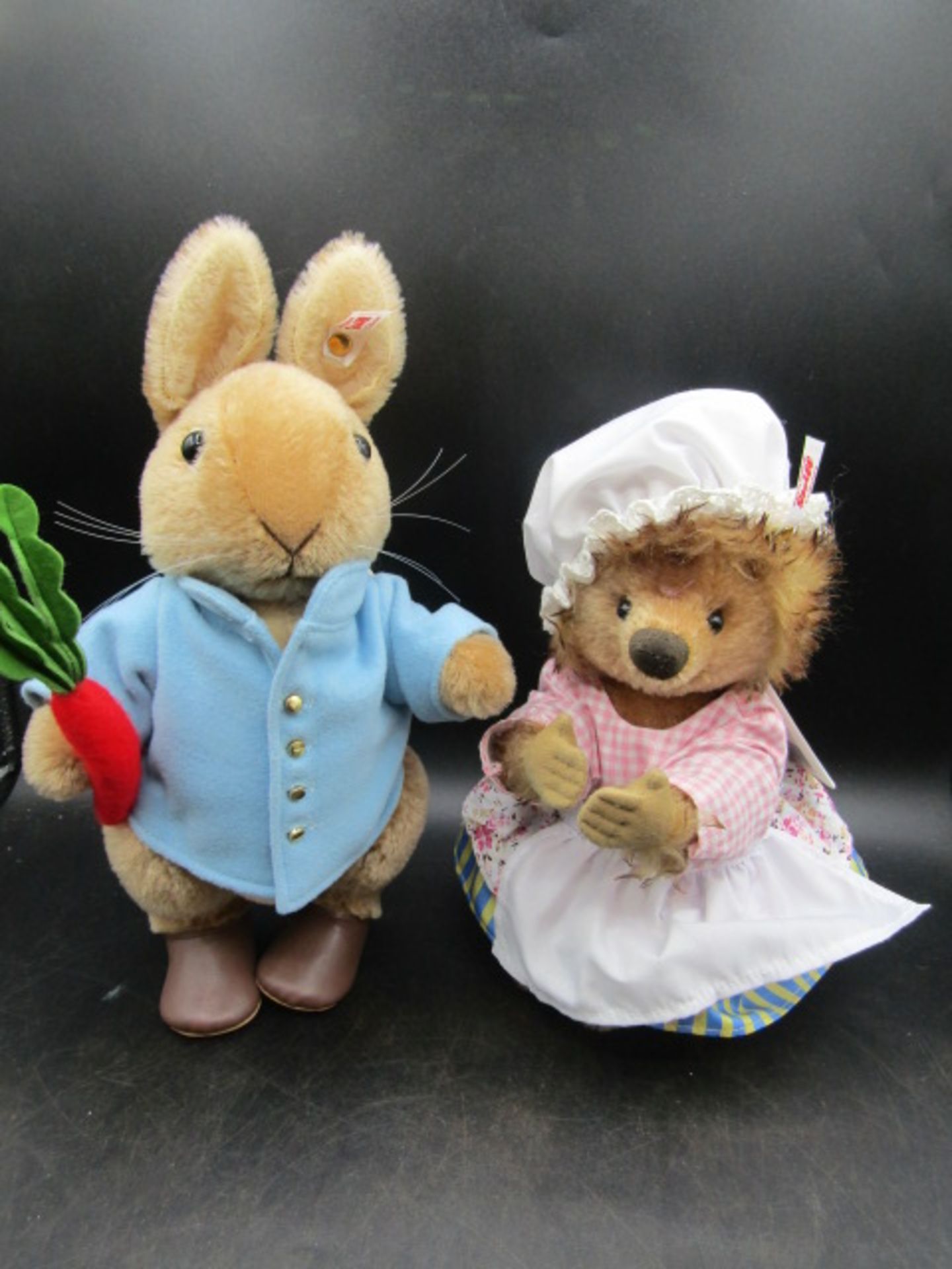 Steiff Peter Rabbit and Twiggy-Winkle