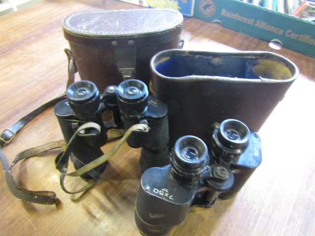 2 pairs binoculars