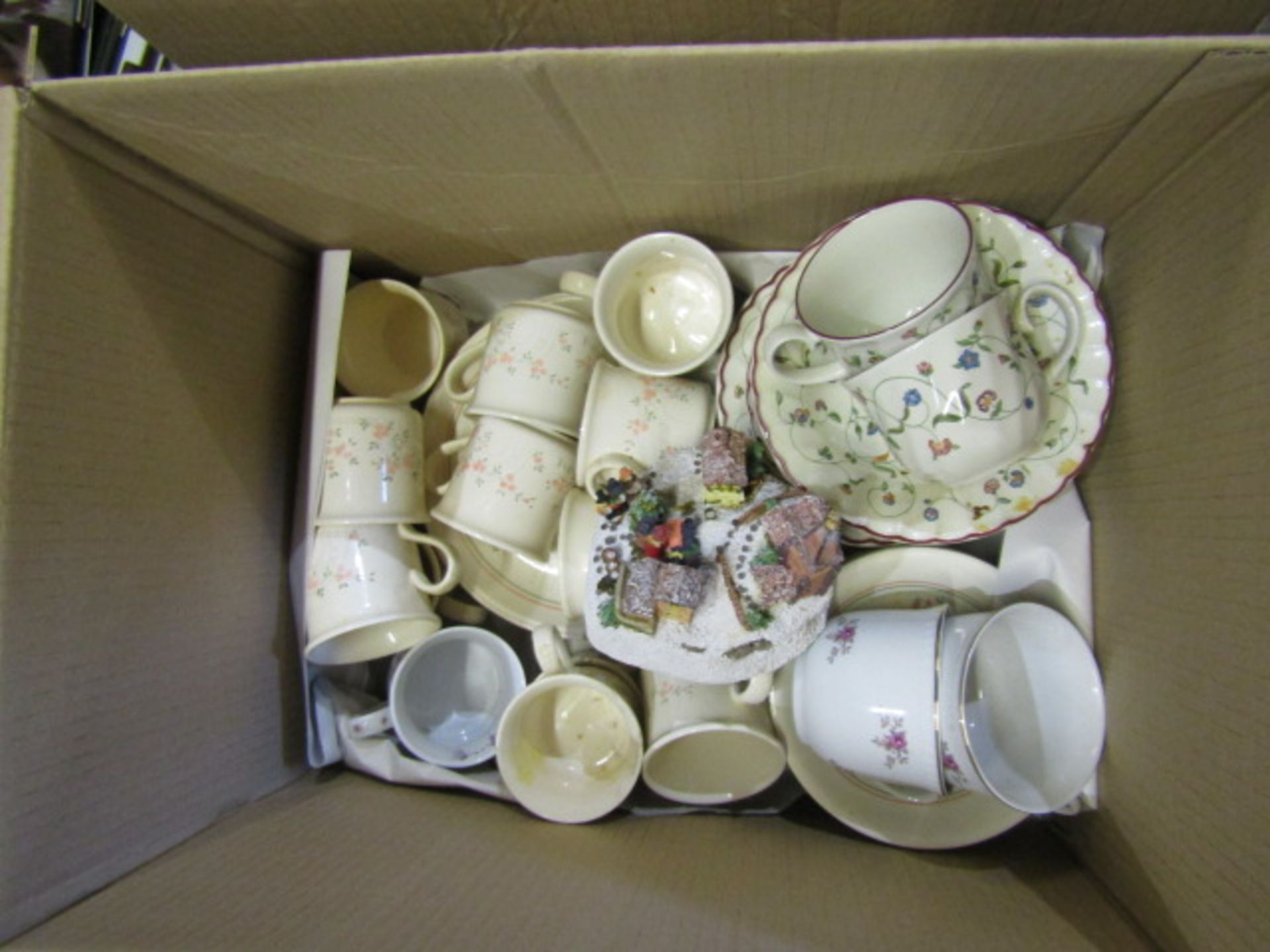 A stillage of china, glass and sundry items Stillage not included and all items must be removed - Image 4 of 15