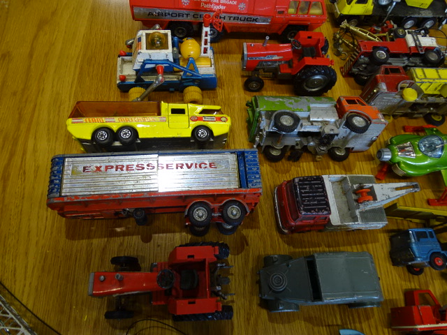 Vintage diecast vehicles to include Dinky, Corgi and Matchbox - Image 6 of 7