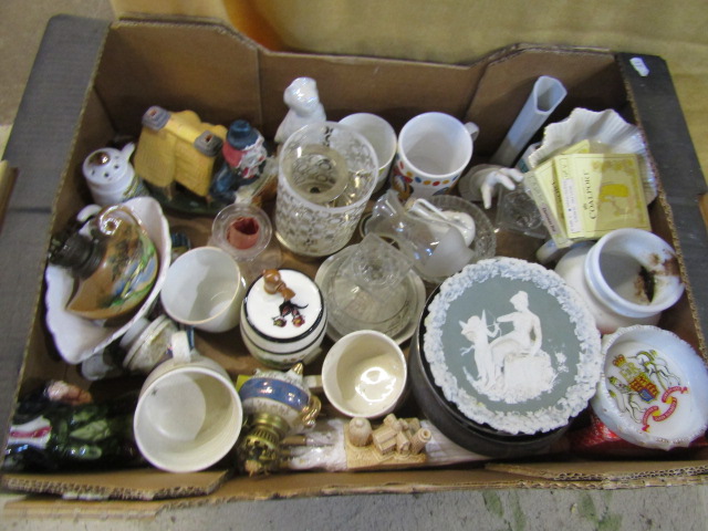 A stillage of china, glass and sundries stillage not included- all items must be removed. - Image 8 of 18