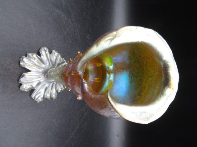 Loetz - An early 20th Century glass vase formed as a conch shell in the Creta Papillon pattern - Image 4 of 5