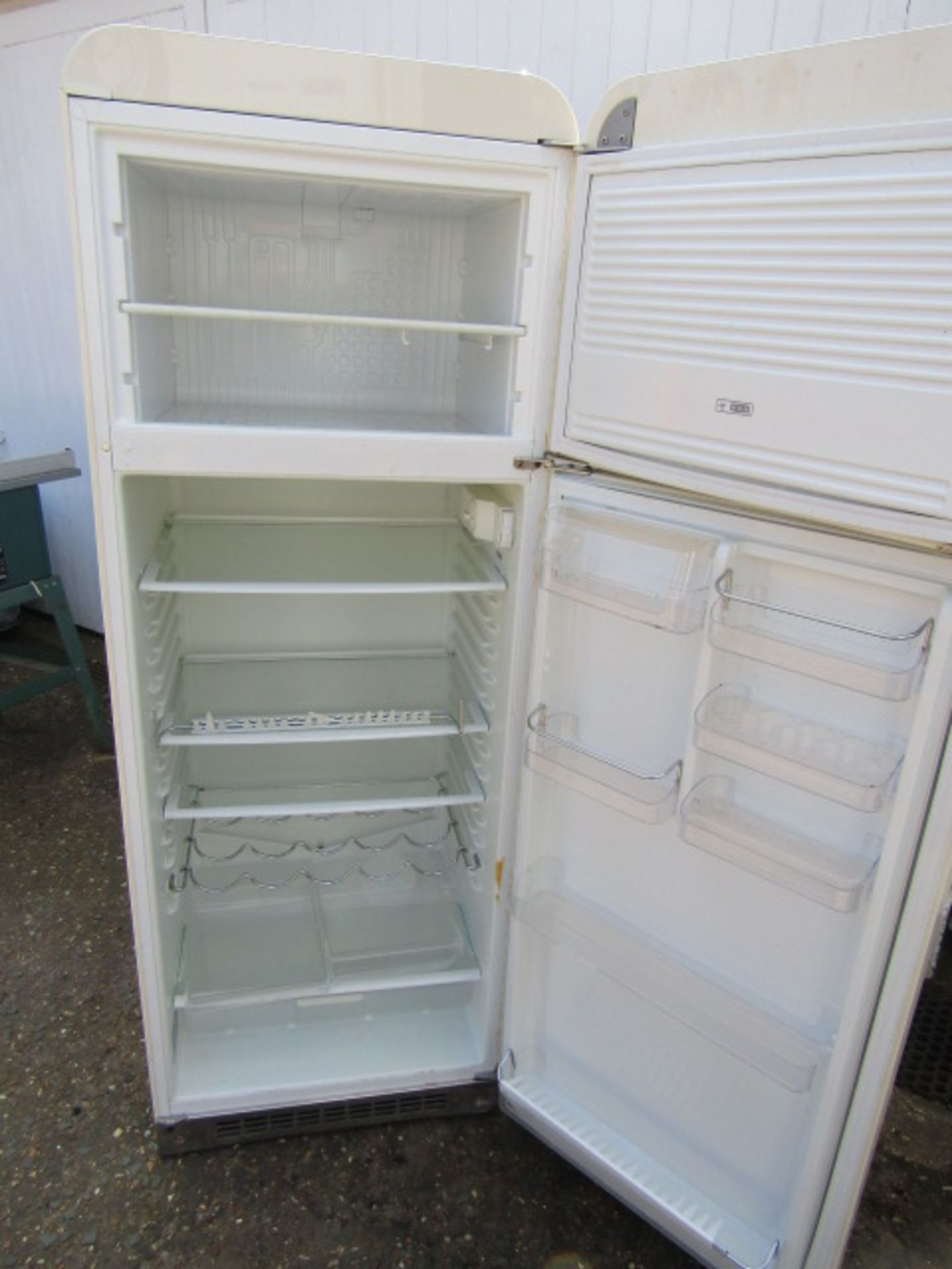 Retro style Smeg fridge freezer - Image 2 of 2