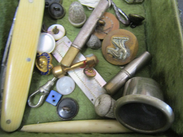 vintage sewing boxes with contents inc hatpins and small jade? dog - Image 13 of 19