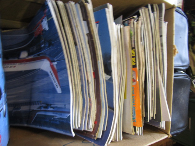 Airplane magazines, WW1/2 magazines, RAF Mildenhall booklets etc etc - Bild 3 aus 13