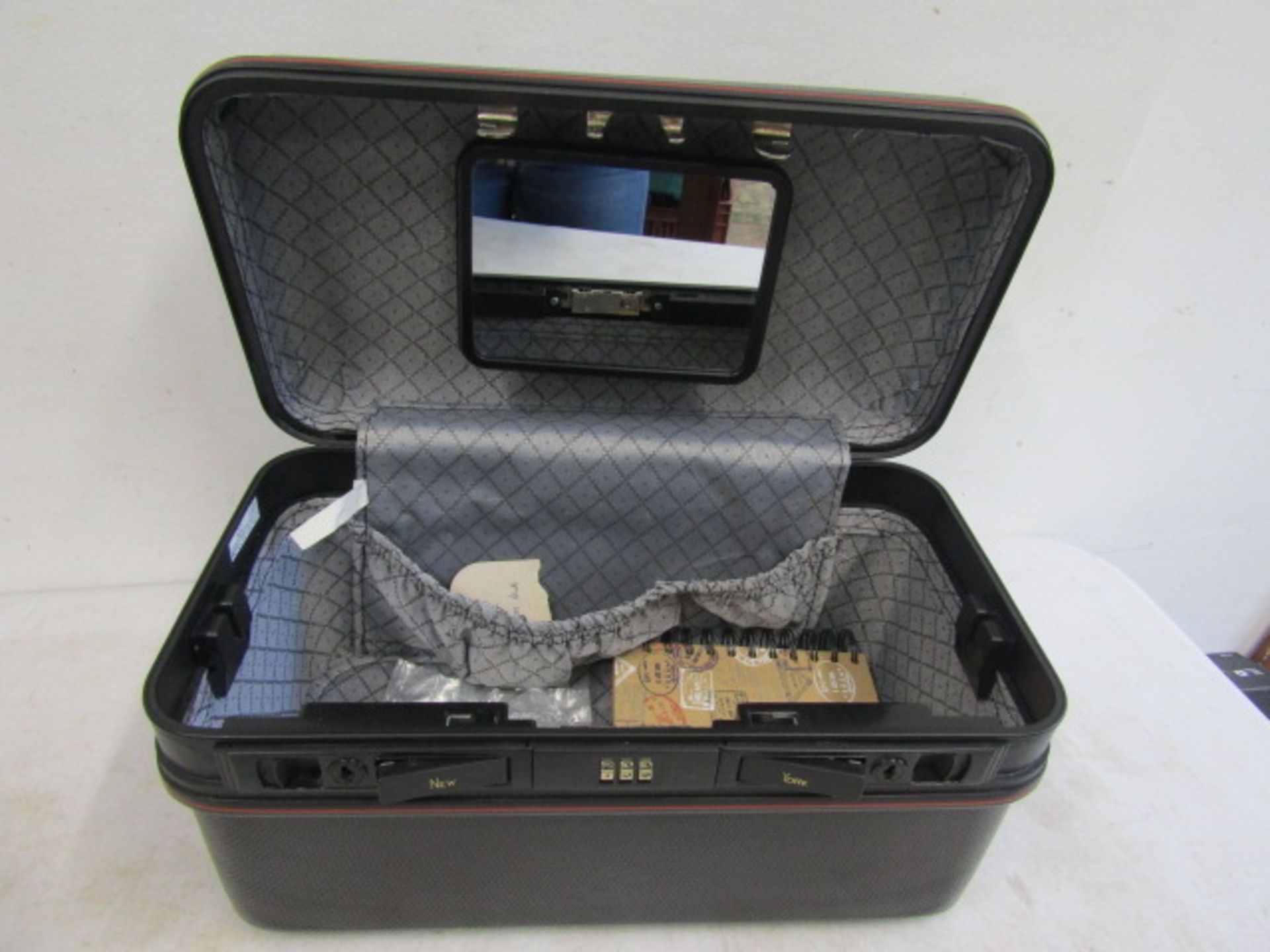 vanity travel case with key and combination - Image 2 of 3