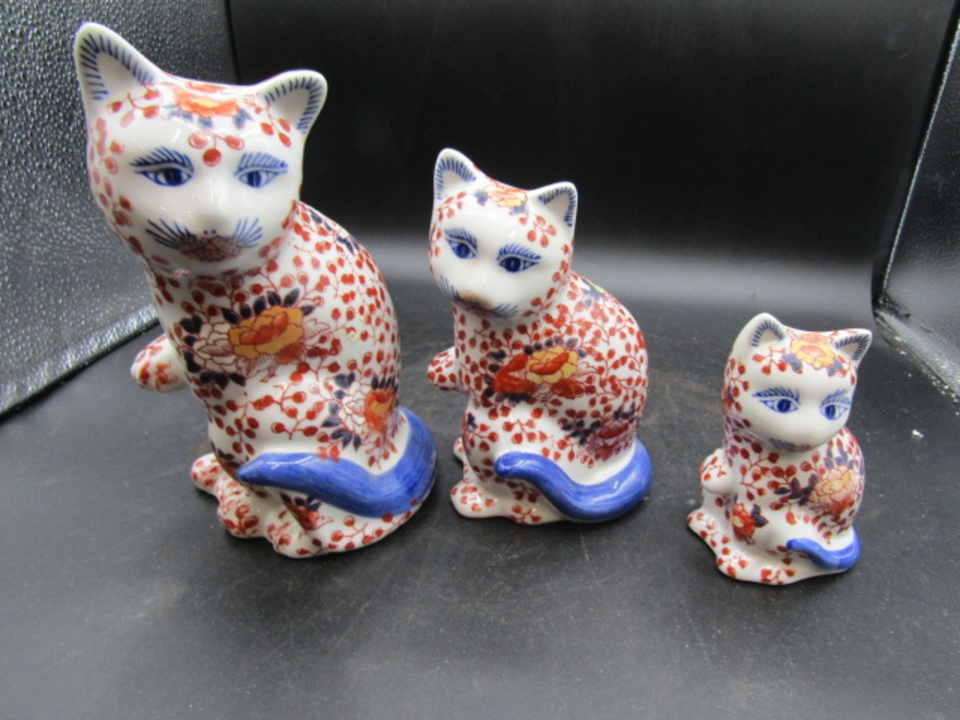 Oriental figure and 3 graduating Oriental cats - Image 6 of 6