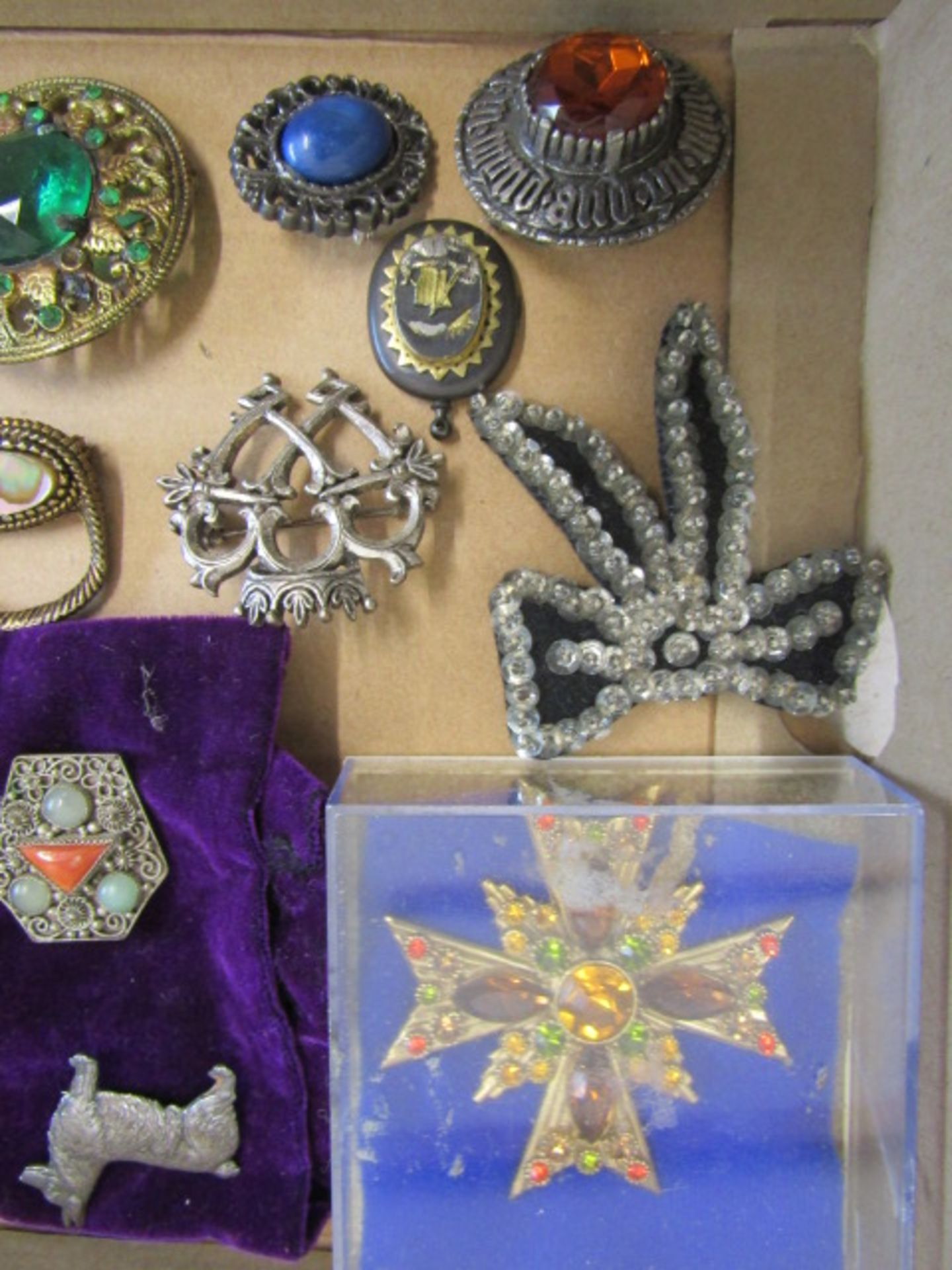 Collection brooches - Image 8 of 9