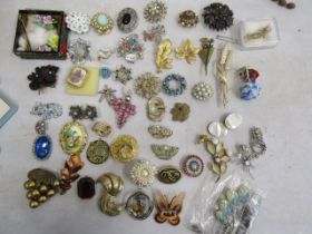 Collection brooches