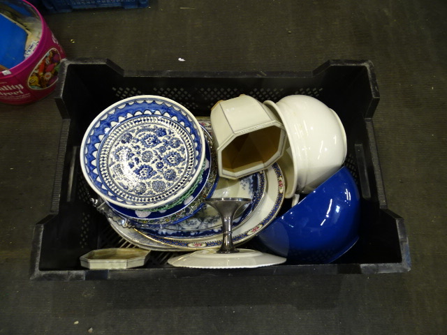 Stillage containing china, glass and cutlery etc (contents only stillage not included) - Image 19 of 19